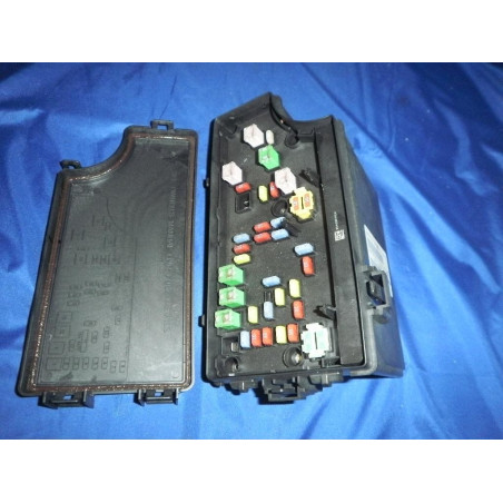 JEEP COMPASS PATRIOT DODGE CALIBER FUSE BOX 2008-2010  68048227AA R8048227AA RL048227AA