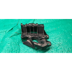 INFINITI QX30 RIGHT HEADLIGHT LOWER BRACKET 2017-2019 62228-5DA0A 622285DA0A