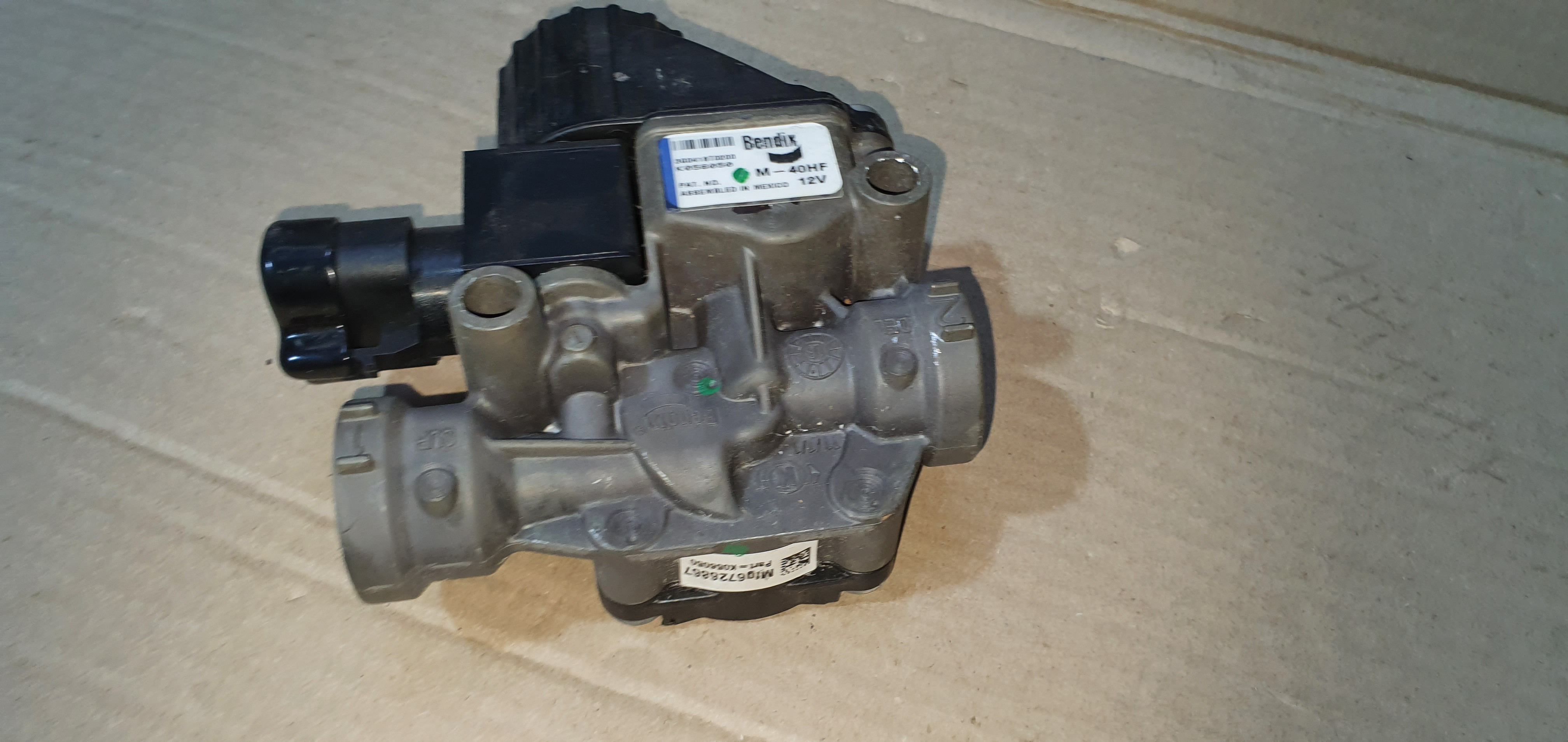 KENWORTH INTERNATIONAL COMMERCIAL TRUCK ABS MODULATOR VALVE BENDIX