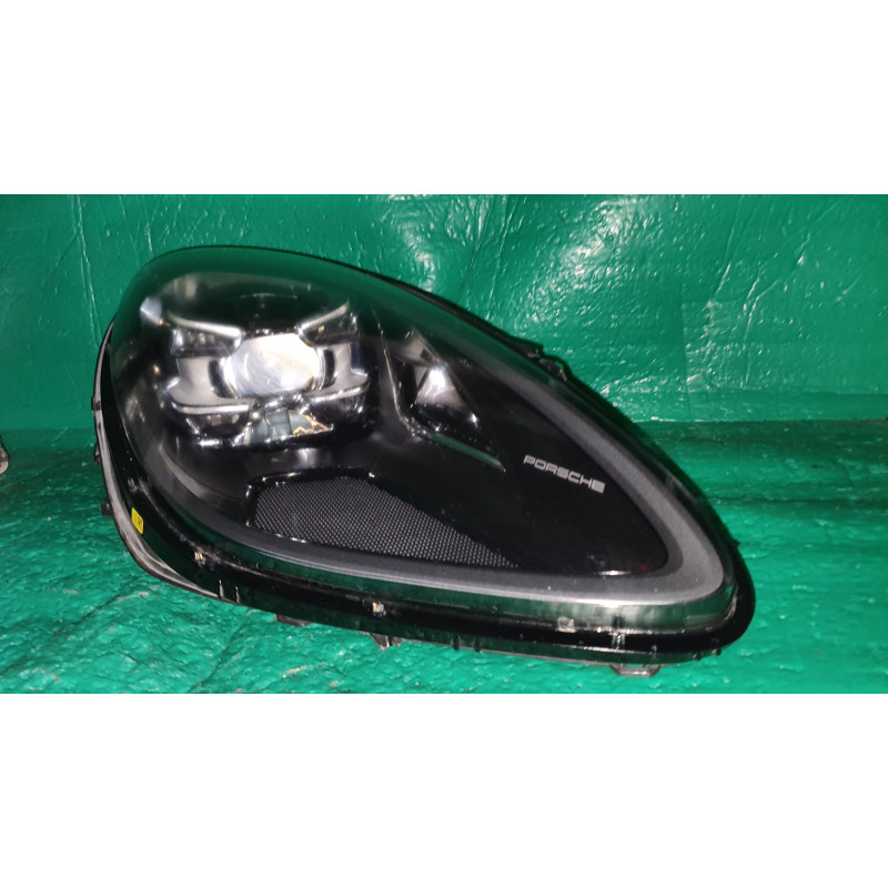 PORSCHE MACAN RIGHT LED  HEADLIGHT 2019-2021 95B941010BD USA
