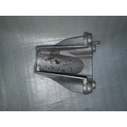 CHEVROLET CAMARO 6.2L V8 ENGINE MOTOR MOUNT BRACKET LEFT 2010-2015 GM 22805661 92249331