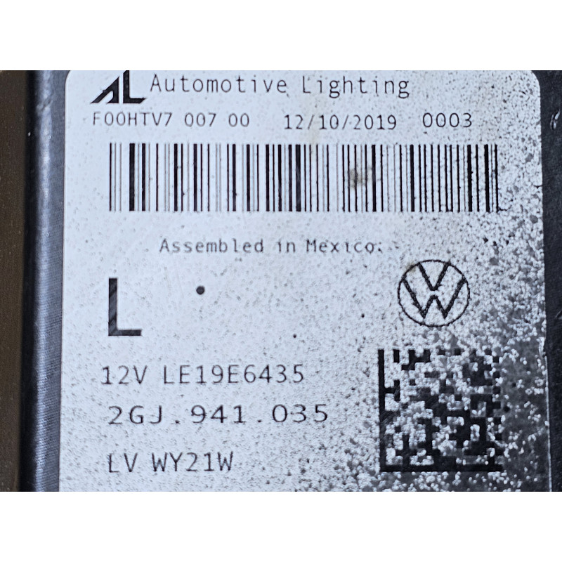 volkswagen-taos-left-led-