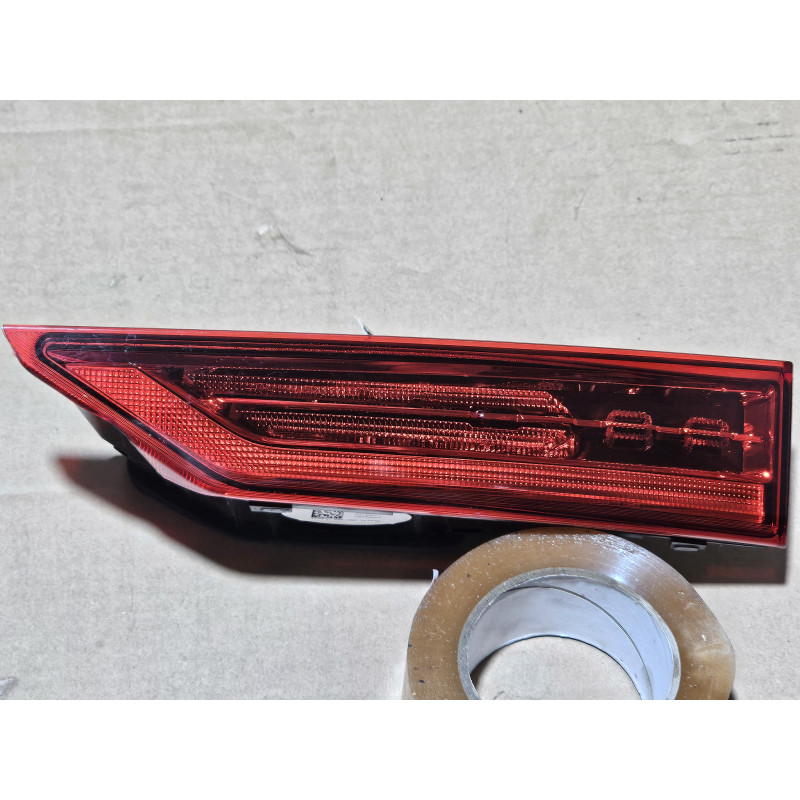 VOLVO XC60 RIGHT INNER LED TAIL LAMP 2018-2026 31446620 GLASS DEFECT
