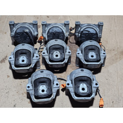 PORSCHE MACAN AUDI A4 A5 Q5 2.0L FRONT ENGINE MOTOR MOUNT BRACKET RIGHT 2011-2020 8R0199381AK