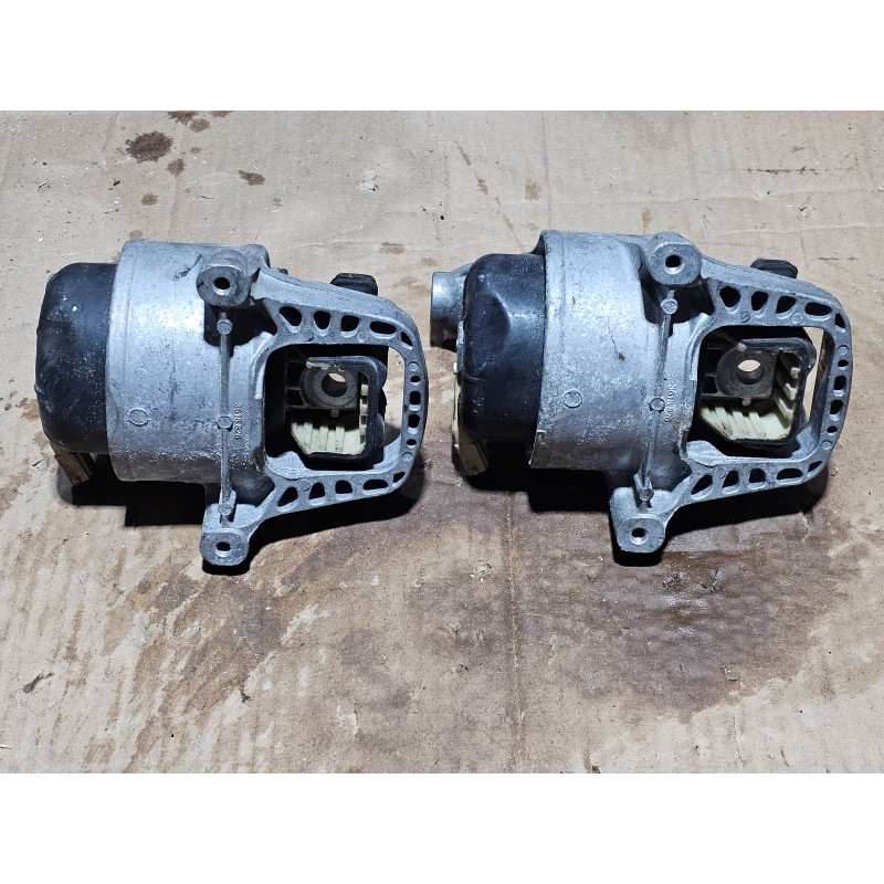 AUDI A6 A7 Q7 Q8 FRONT RIGHT ENGINE MOUNT SUPPORT BRACKET 2015-2023 8W0199372G