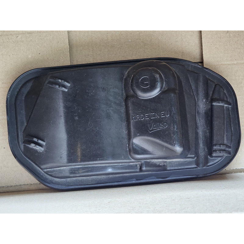 VOLVO XC60 LEFT HEADLIGHT COVER CAP 2009-2013 89075392