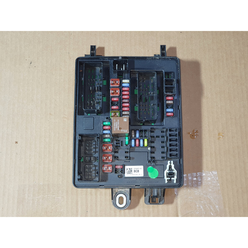 CADILLAC CTS ATS REAR BODY MULTIFUNCTIONAL JUNCTION FUSE BOX 2014-2019 GM 23134073
