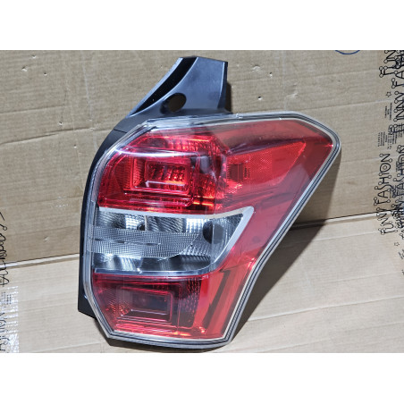 SUBARU FORESTER RIGHT TAIL LAMP 2014-2018 84201-SG040