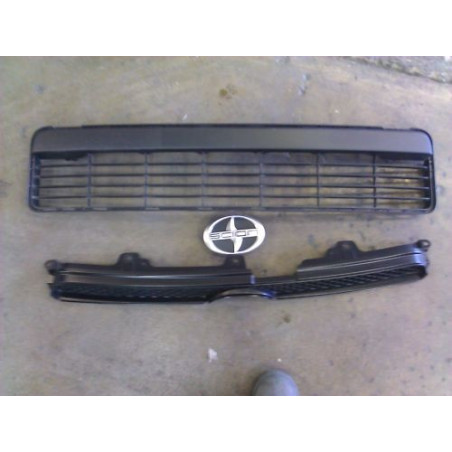 SCION XB GRILLS + EMBLEM SET 2011-2014 USED