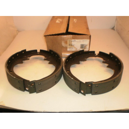 CADILLAC SEVILLE FLEETWOOD BROUGHAM CHEVROLET CAMARO PONTIAC FIREBIRD BRAKE SHOES 82-96 GM 18020171 USED