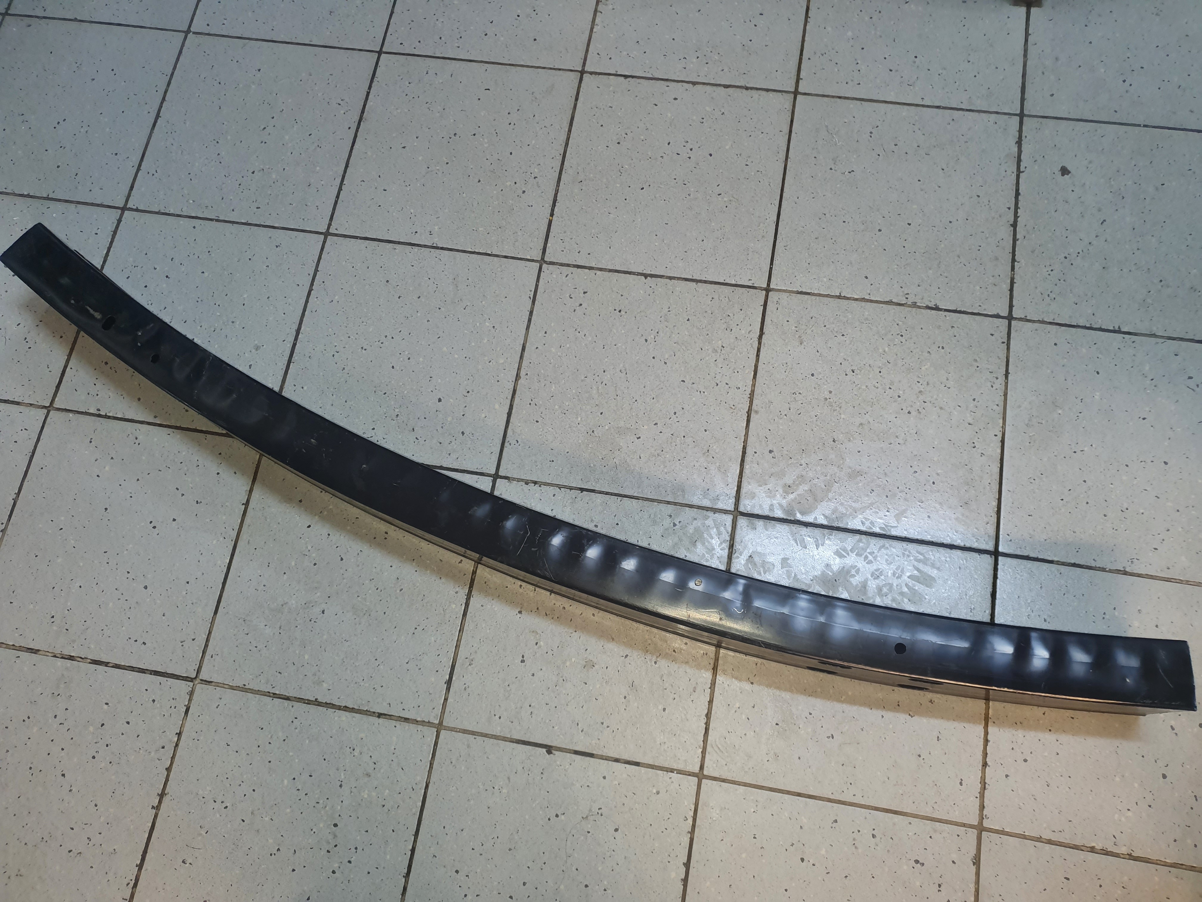 CHRYSLER 300 DODGE CHARGER MAGNUM FRONT BUMPER REINFORCEMENT 2005 