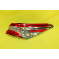 TOYOTA CAMRY RIGHT TAIL LAMP 2018-2020 81550-06720