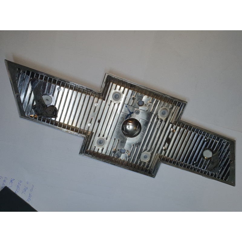 CHEVROLET SILVERADO COLORADO TAILGATE LOGO EMBLEM 20142019 GM 23463809