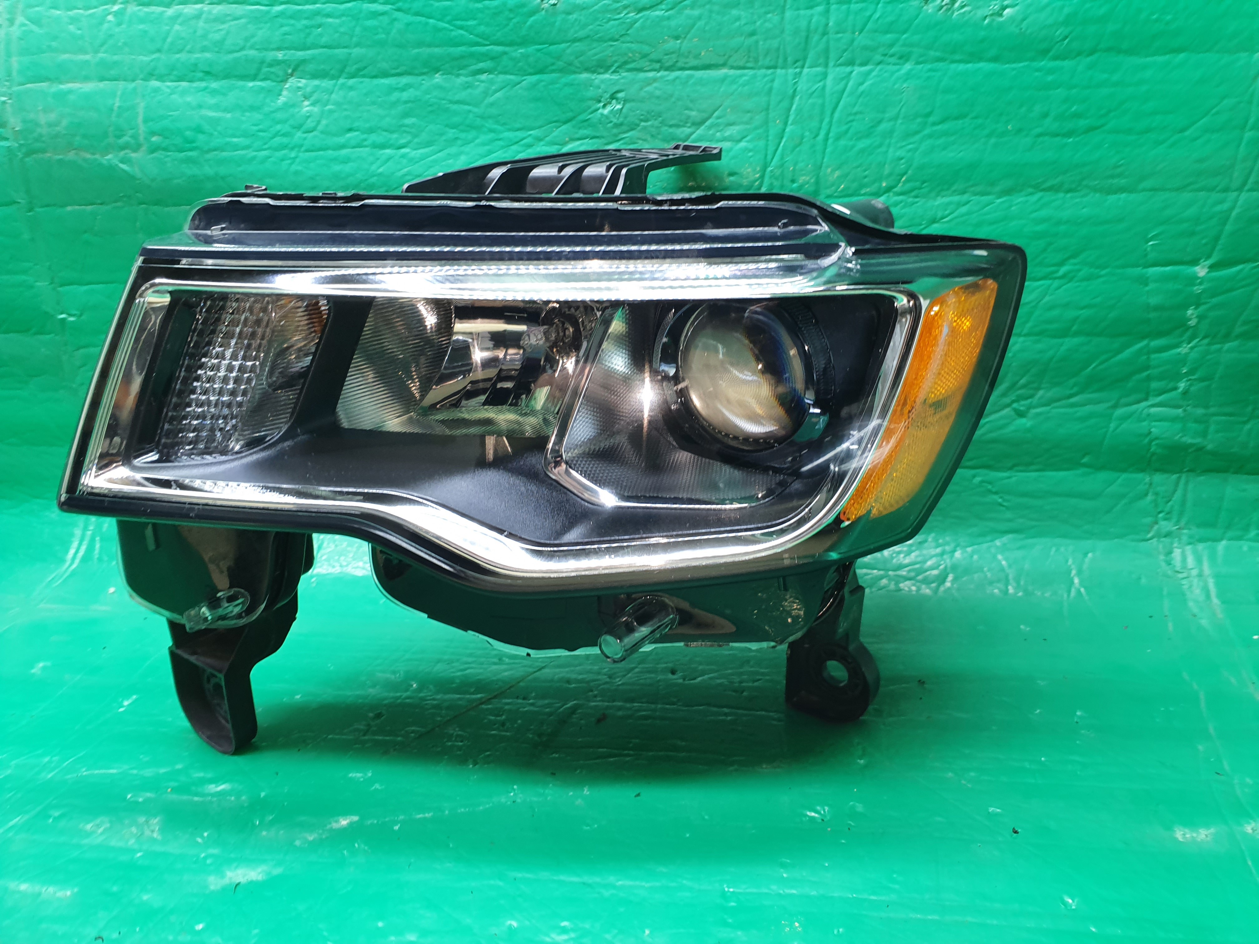 JEEP GRAND CHEROKEE LEFT HALOGEN HEADLIGHT 2017-2020 68289235AF 