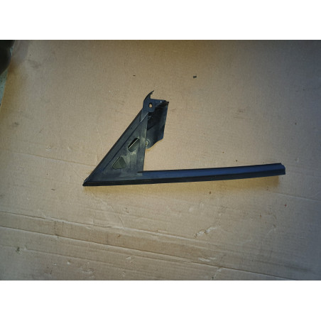 CHEVROLET CAMARO RIGHT DOOR WINDOW WEATHERSTRIP 2016-2022 GM 23115072