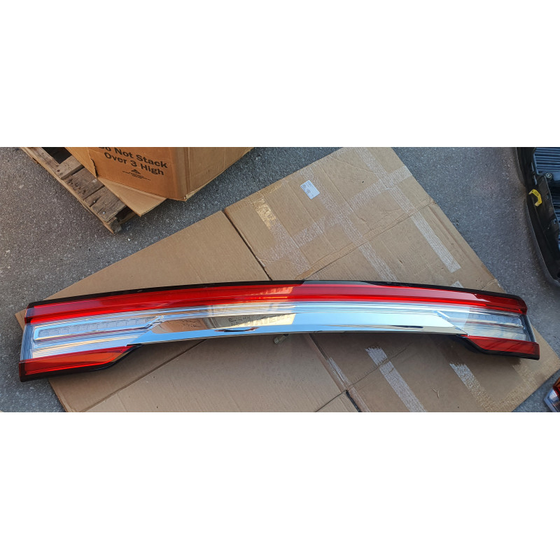 lincoln-navigator-led-third-