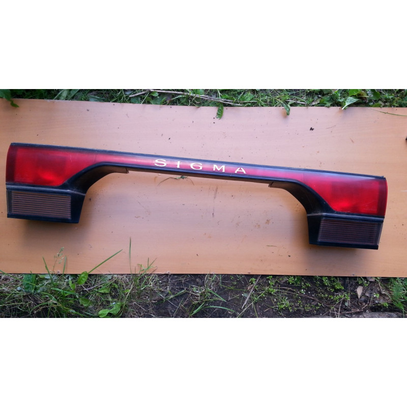 MITSUBISHI SIGMA CENTER TAIL LAMP 1997 USED