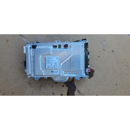 TESLA MODEL 3 Y MEDIA CONTROL UNIT COMPUTER MODULE 2017-2023 1681271-00-D