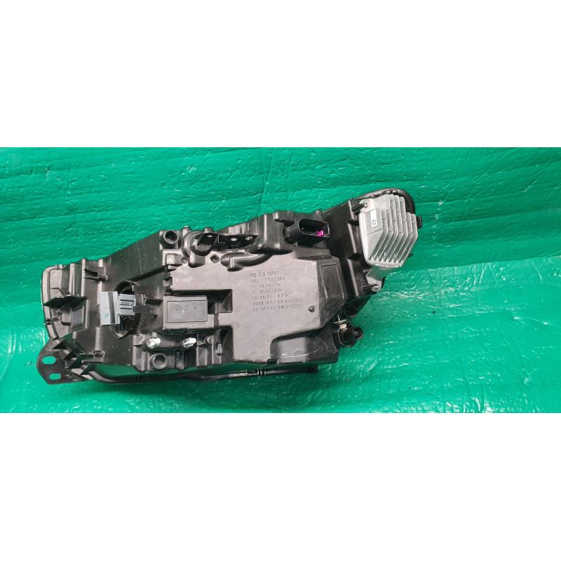 行燈 volvo-xc40-right-mid-led-