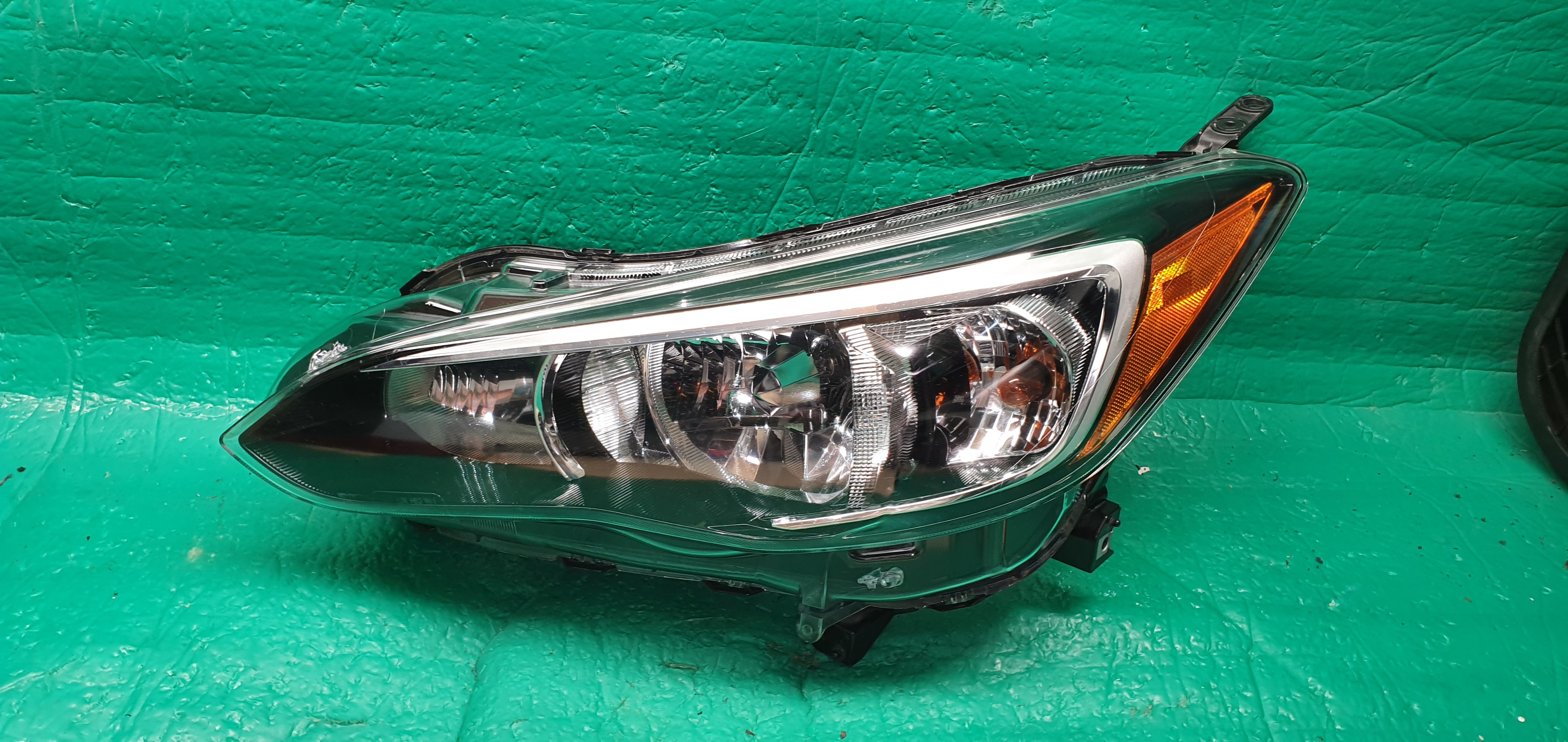 SUBARU IMPREZA CROSSTREK XV LEFT HALOGEN HEADLIGHT 2017-2022