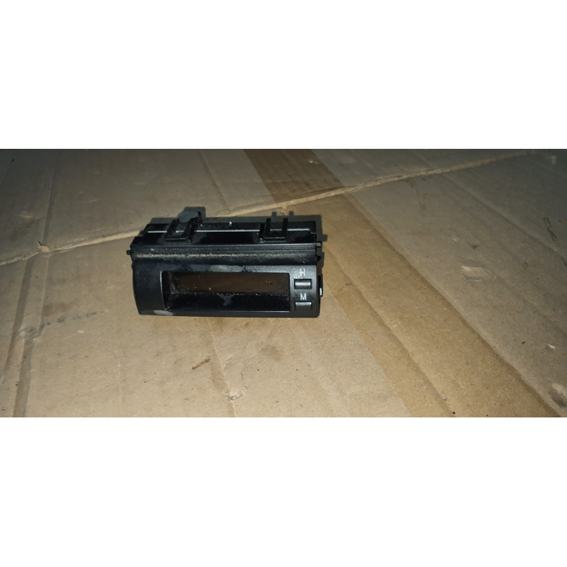 TOYOTA PRIUS DASH DIGITAL CLOCK 20042009 8391047040